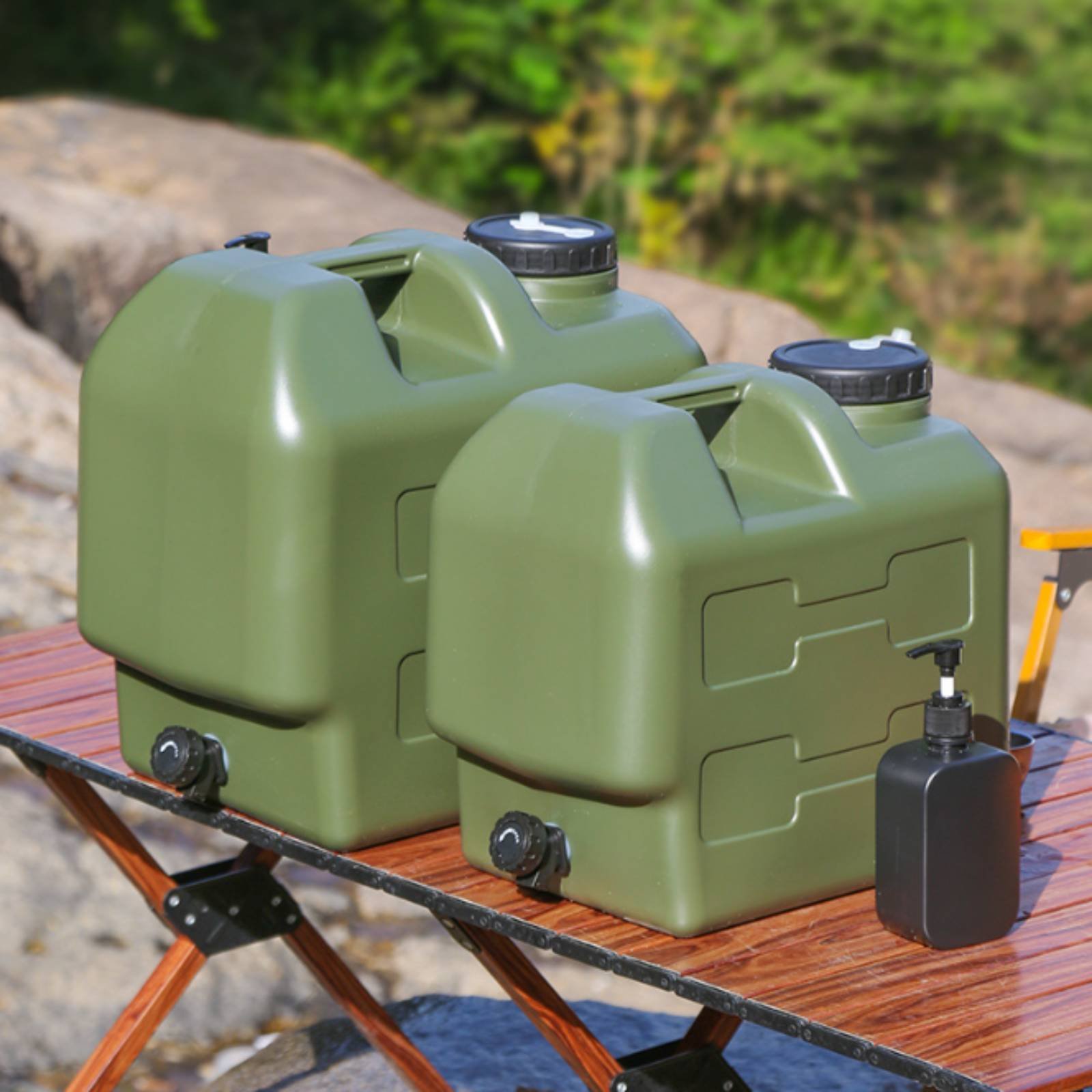 Contenitore per acqua con rubi - Outdoor Camping Water Jug recensione e prezzo
